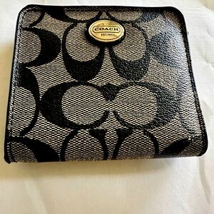 Coach leather Signature Peyton Petite expandable wallet
